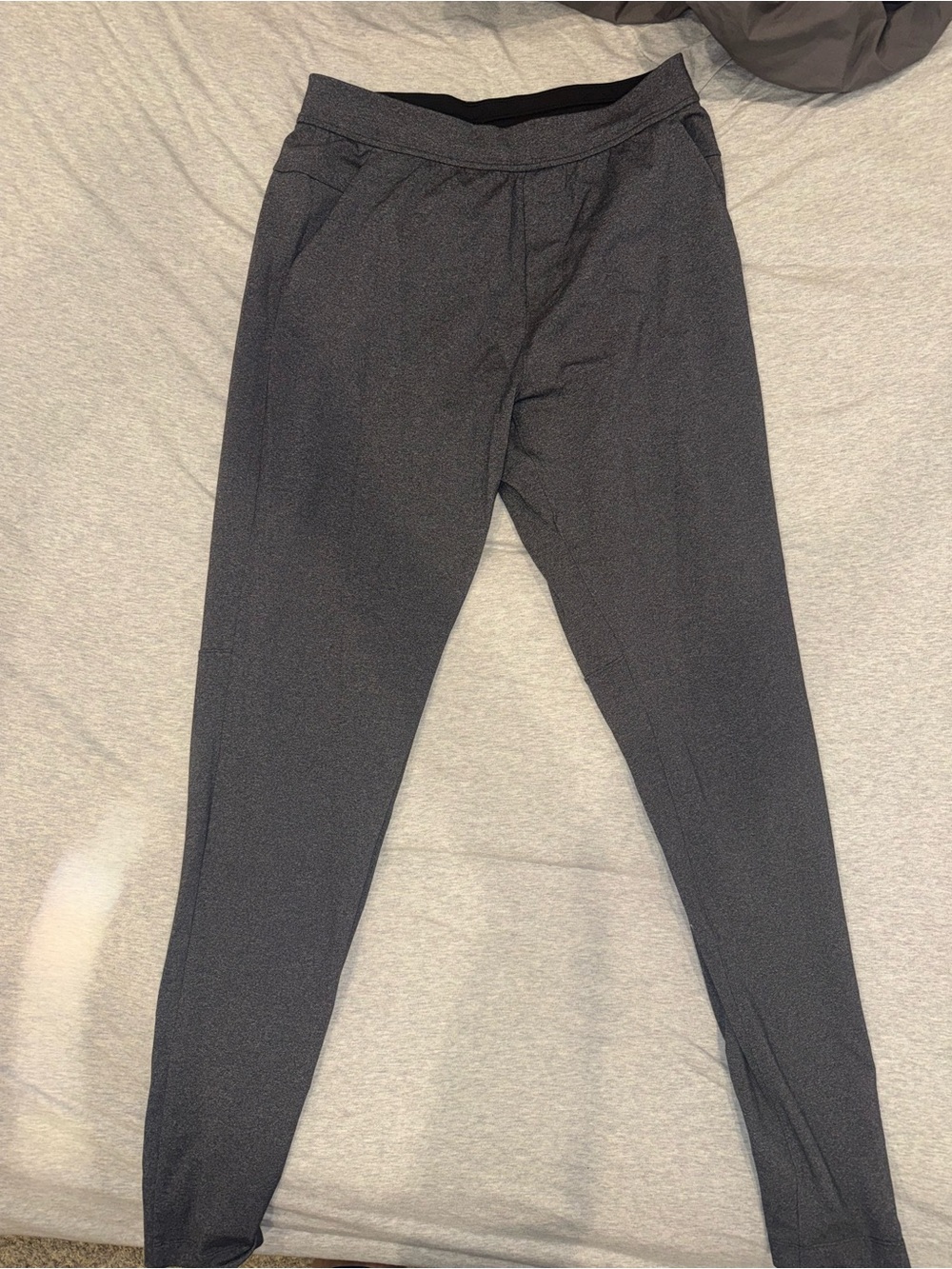 lululemon athletica Men's Charcoal Joggers - Large Long*